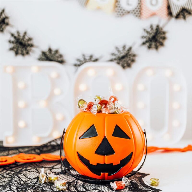Halloweeni dekoratsioon/kommikorv "Kõrvits" 17cm