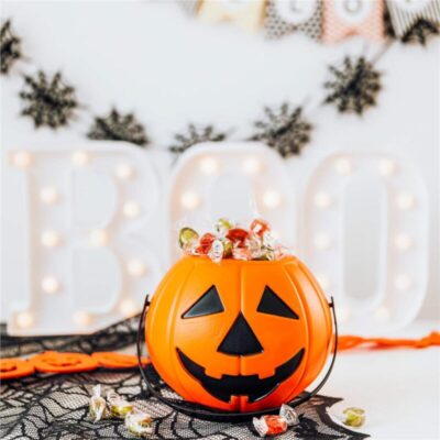 Halloweeni dekoratsioon/kommikorv "Kõrvits" 17cm