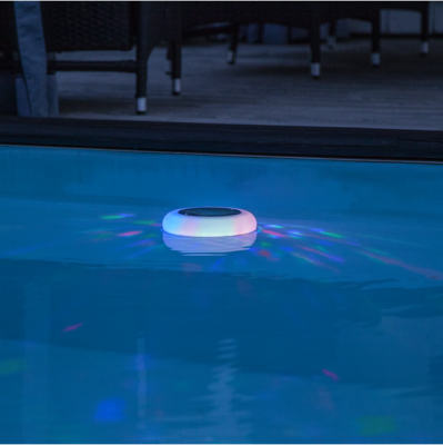 LED basseinivalgusti päikesepatareiga