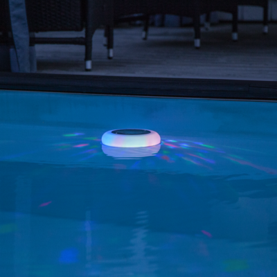 LED basseinivalgusti päikesepatareiga