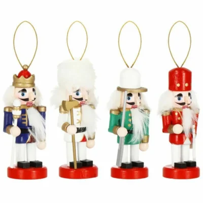 Puidust kuuseehted "Pähklipureja" 4 tk, 10 cm